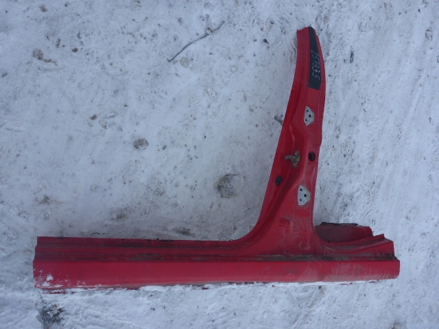 Порог со стойкой левый