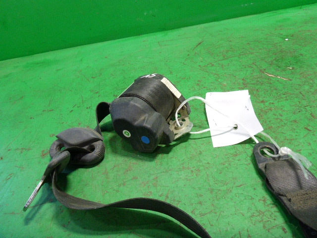 Ремень безопасности