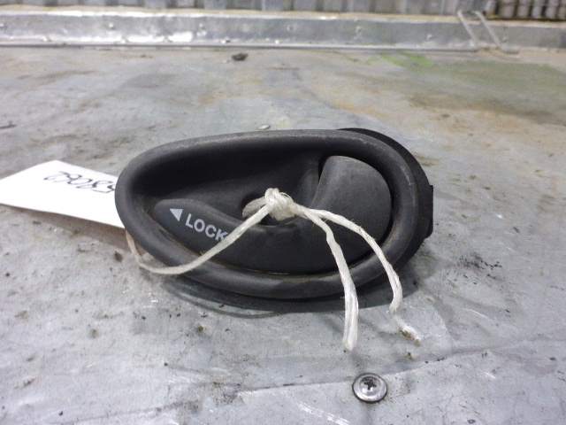 Ручка двери передней внутренняя правая