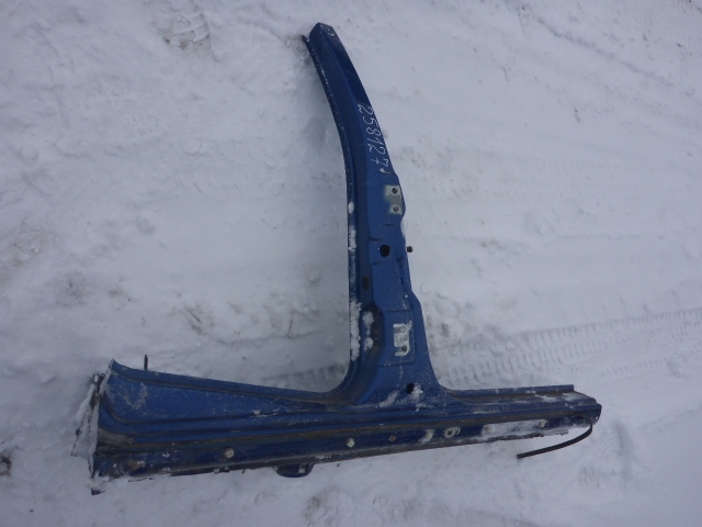 Порог со стойкой правый