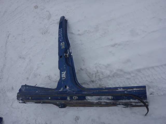 Порог со стойкой правый