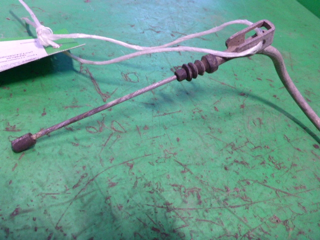 Трос стояночного тормоза