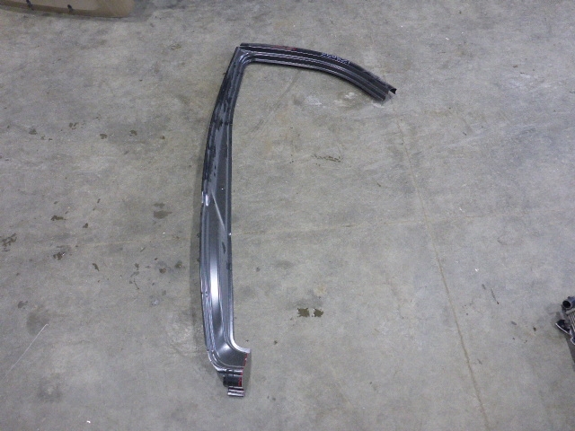 Кузовной элемент