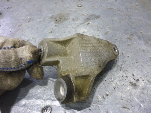 Кронштейн генератора