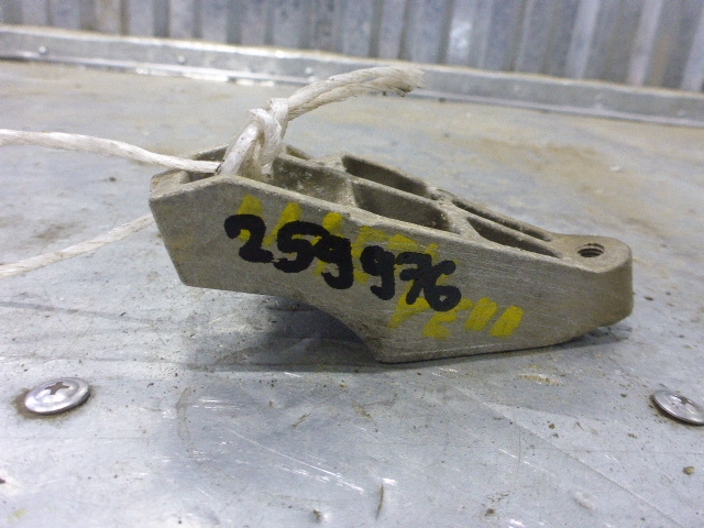 Кронштейн генератора