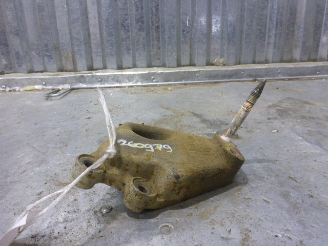 Кронштейн КПП левый