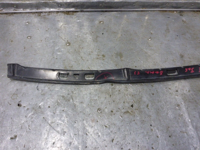 Кронштейн заднего бампера