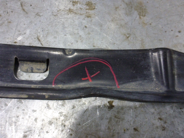 Кронштейн заднего бампера