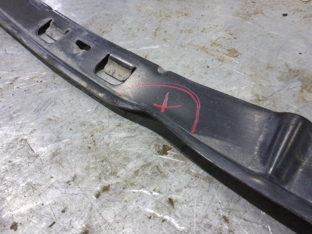 Кронштейн заднего бампера