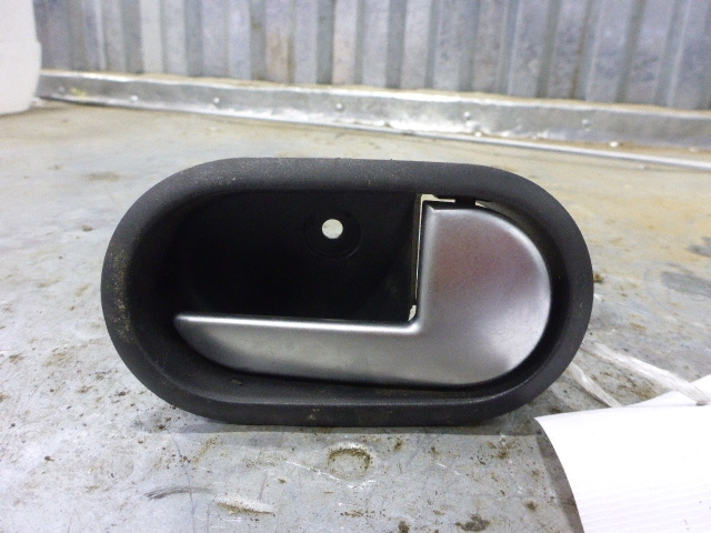 Ручка двери задней внутренняя правая