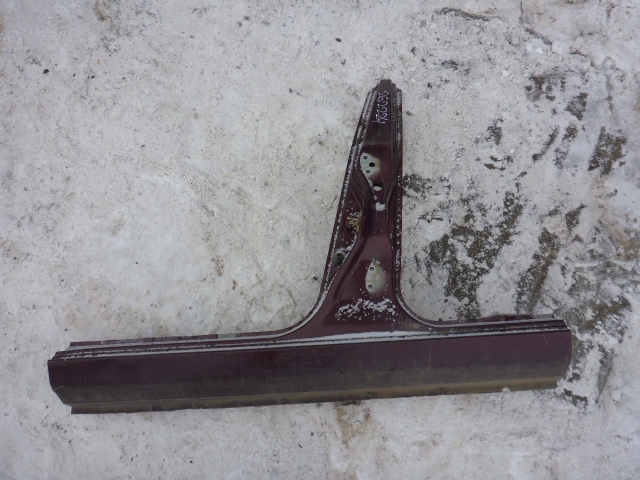 Порог со стойкой левый