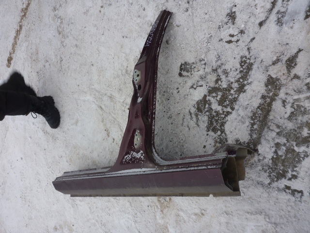 Порог со стойкой левый