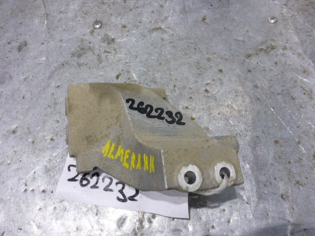 Кронштейн двигателя