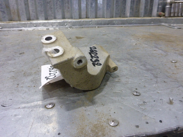 Кронштейн двигателя