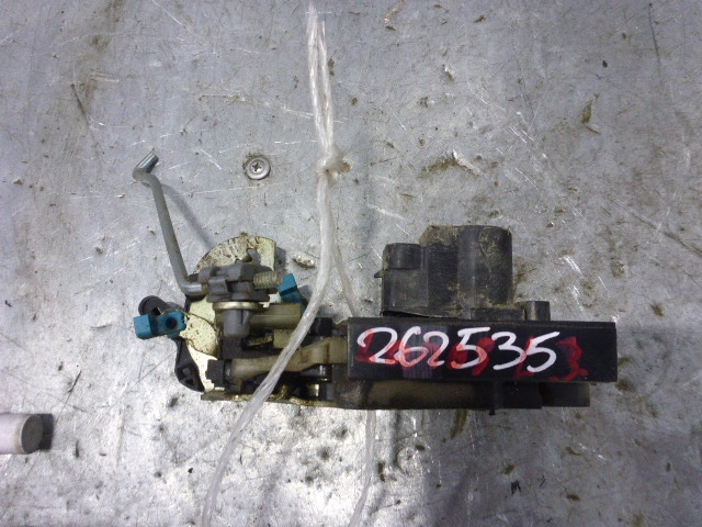 Замок двери задней левой