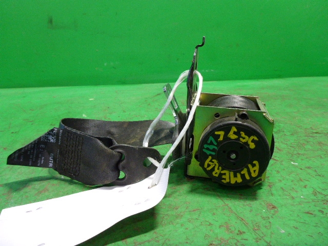 Ремень безопасности