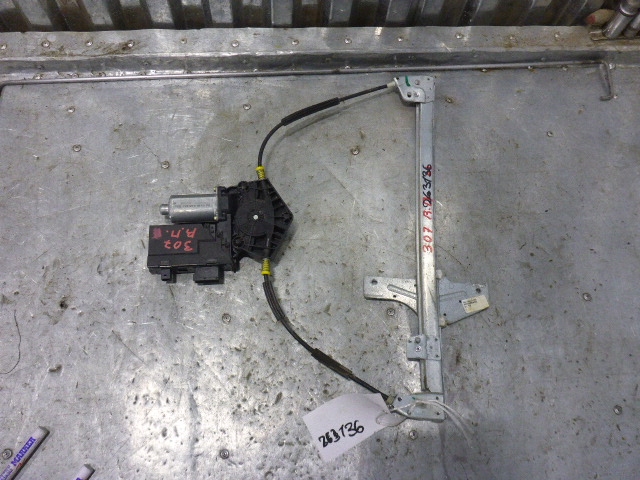 Стеклоподъемник электр. передний правый