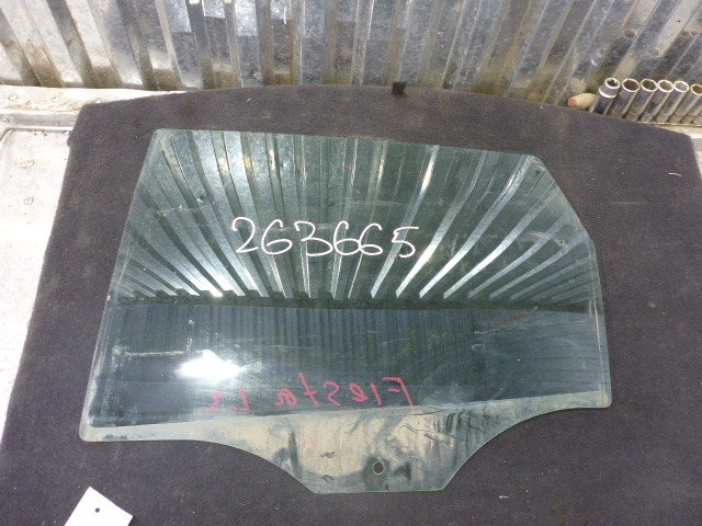 Стекло двери задней левой