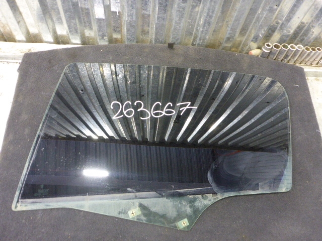 Стекло двери задней левой