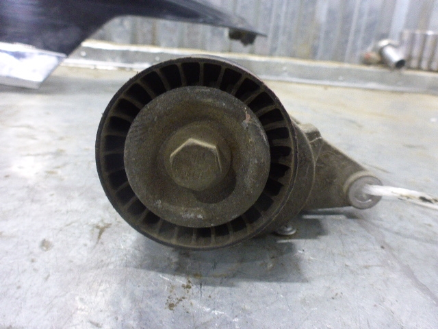 Ролик-натяжитель