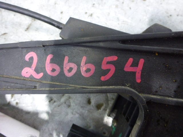 Замок двери задней левой