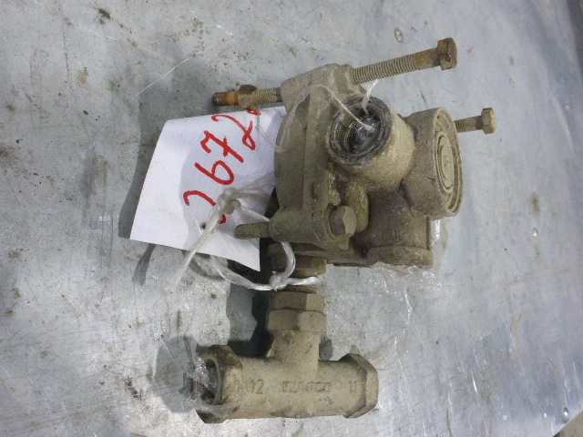 Клапан ускорительный