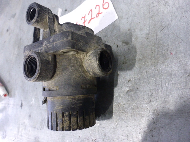 Клапан ускорительный