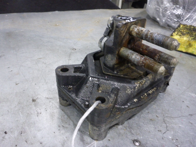 Опора двигателя задняя