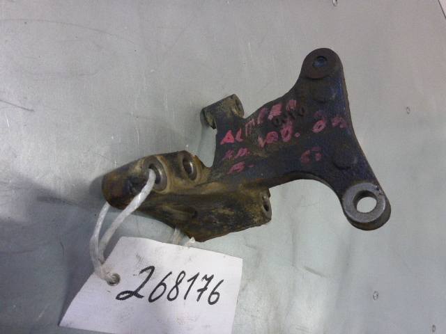 Кронштейн двигателя правый