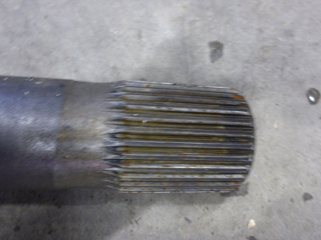 Полуось задняя левая