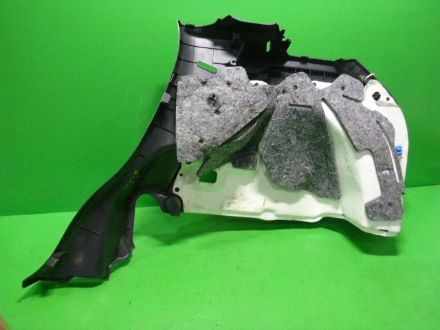 Обшивка багажника