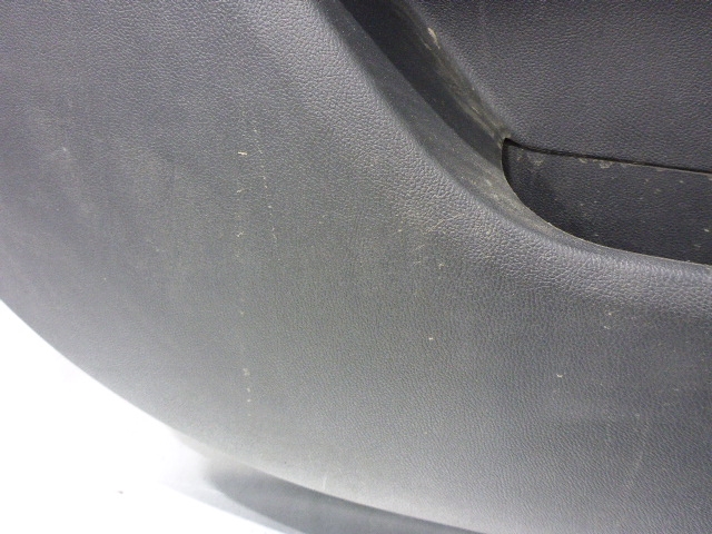 Обшивка двери передней левой