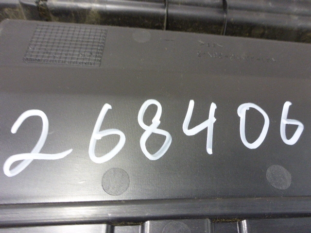 Обшивка двери передней левой