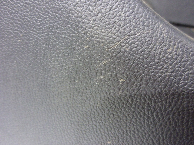 Обшивка двери передней левой