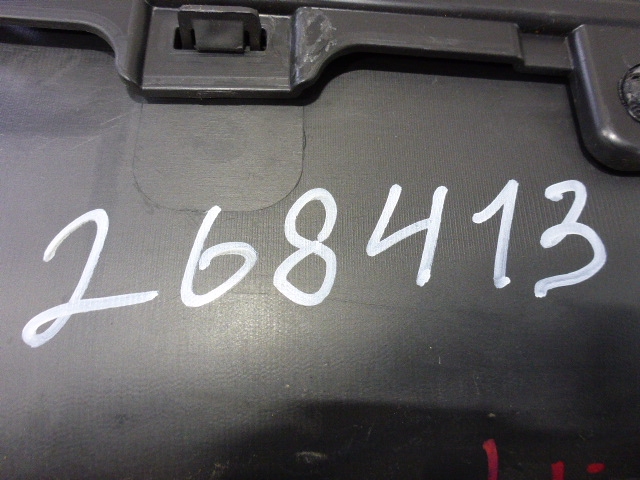 Обшивка двери передней правой