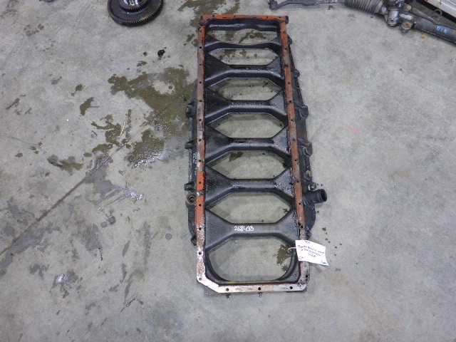 Крышка двигателя передняя