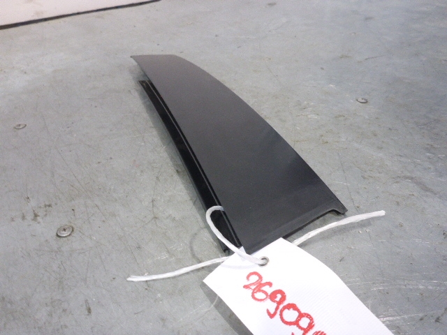 Накладка двери передней левой