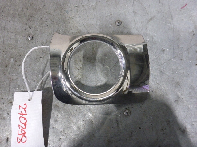 Рамка противотуманной фары правой