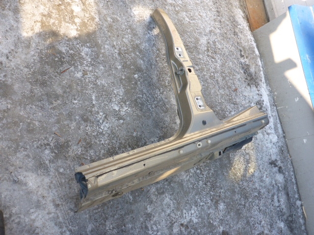 Порог со стойкой левый