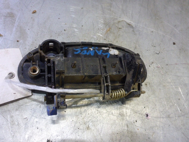 Ручка двери передней наружная правая