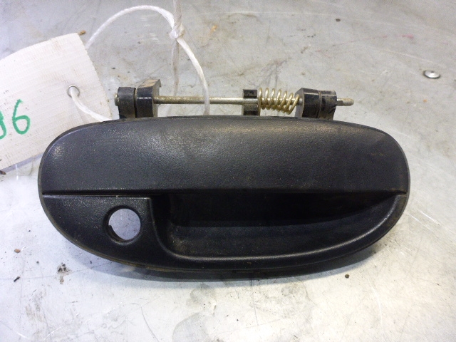 Ручка двери передней наружная правая