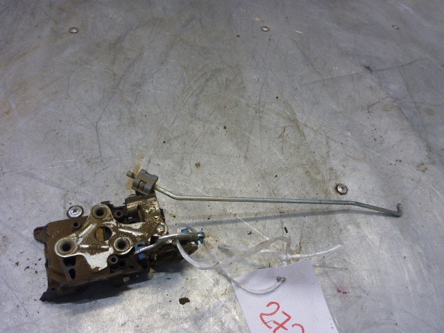 Замок двери передней левой