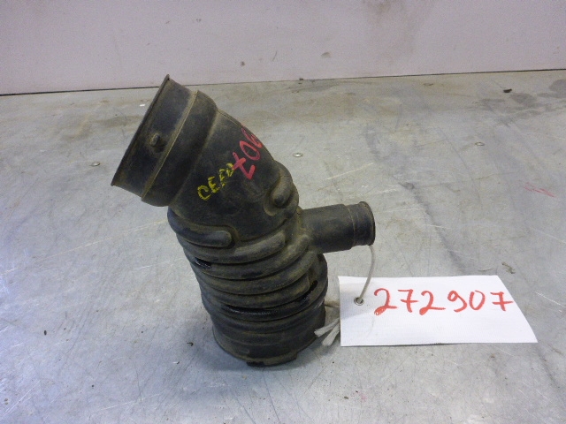 Патрубок воздушного фильтра