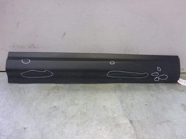 Накладка двери передней правой