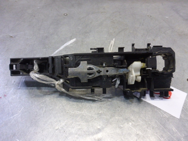 Ручка двери передней наружная правая