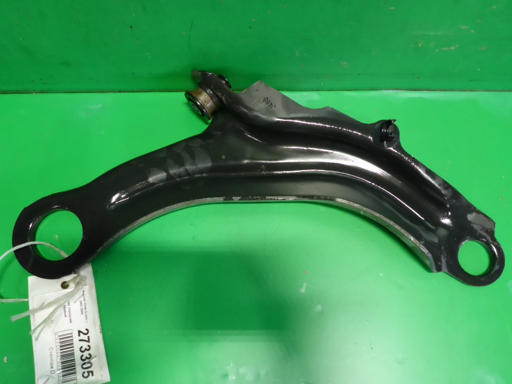 Рычаг передний правый