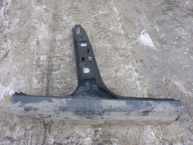 Порог со стойкой правый