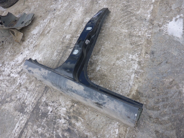 Порог со стойкой правый