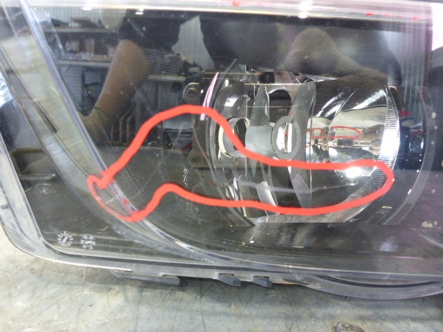 Фара противотуманная правая