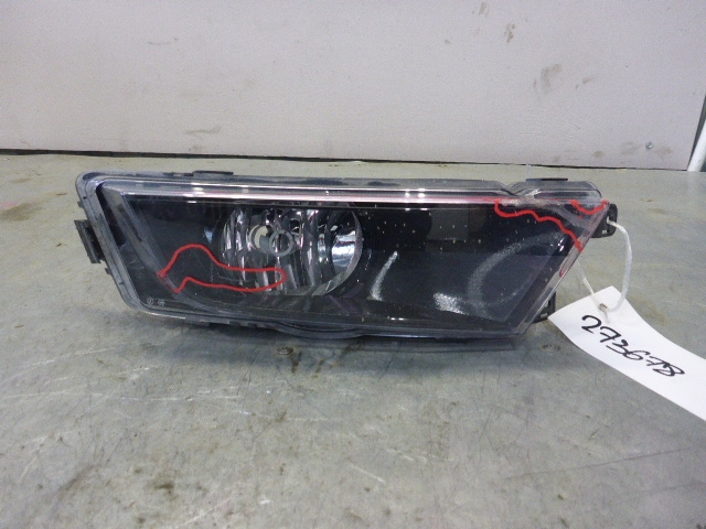 Фара противотуманная правая